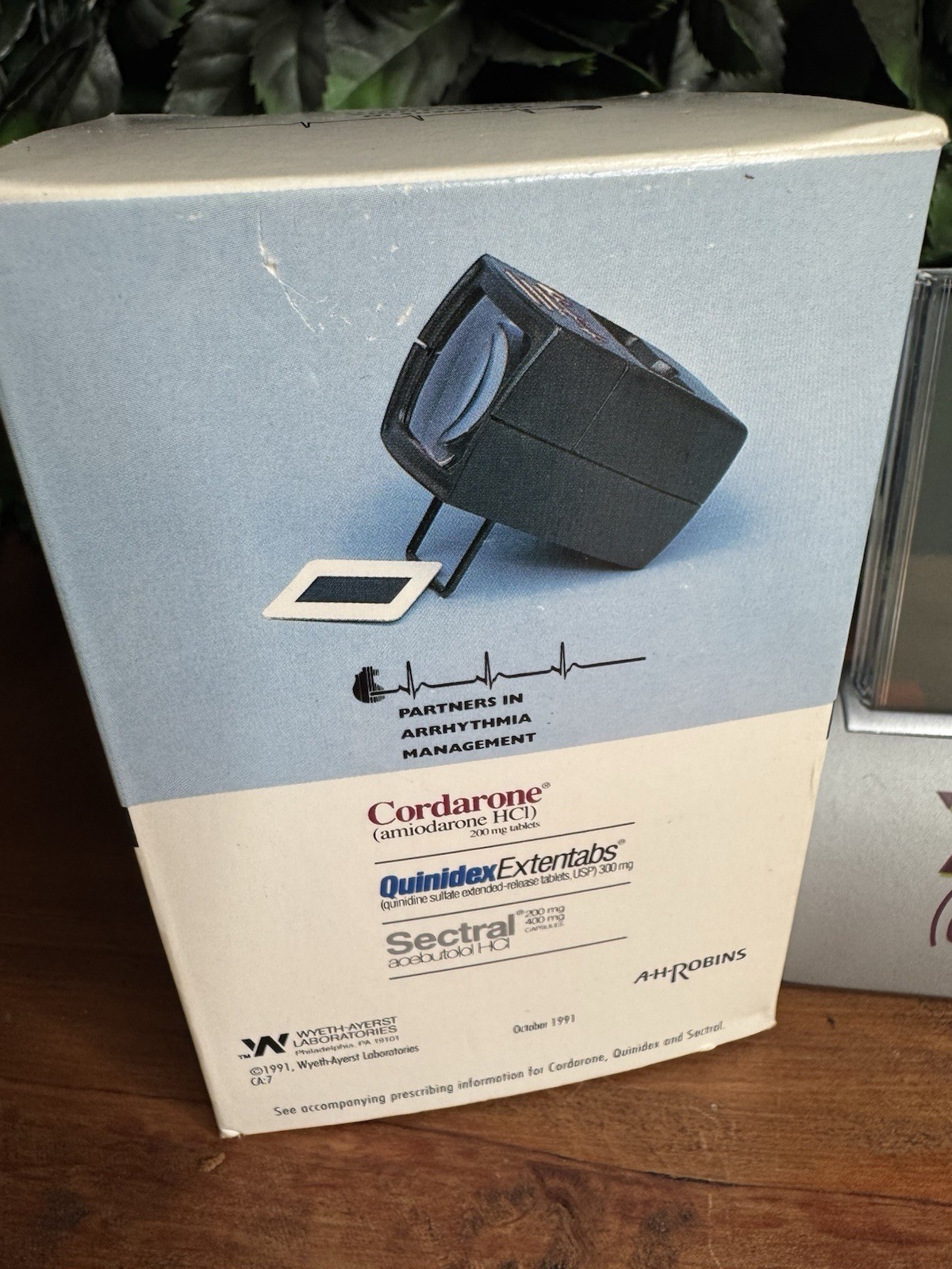 Vintage Pharma Advertising Lot Medical Cordarone Slide Projector Zetia Clock HTF