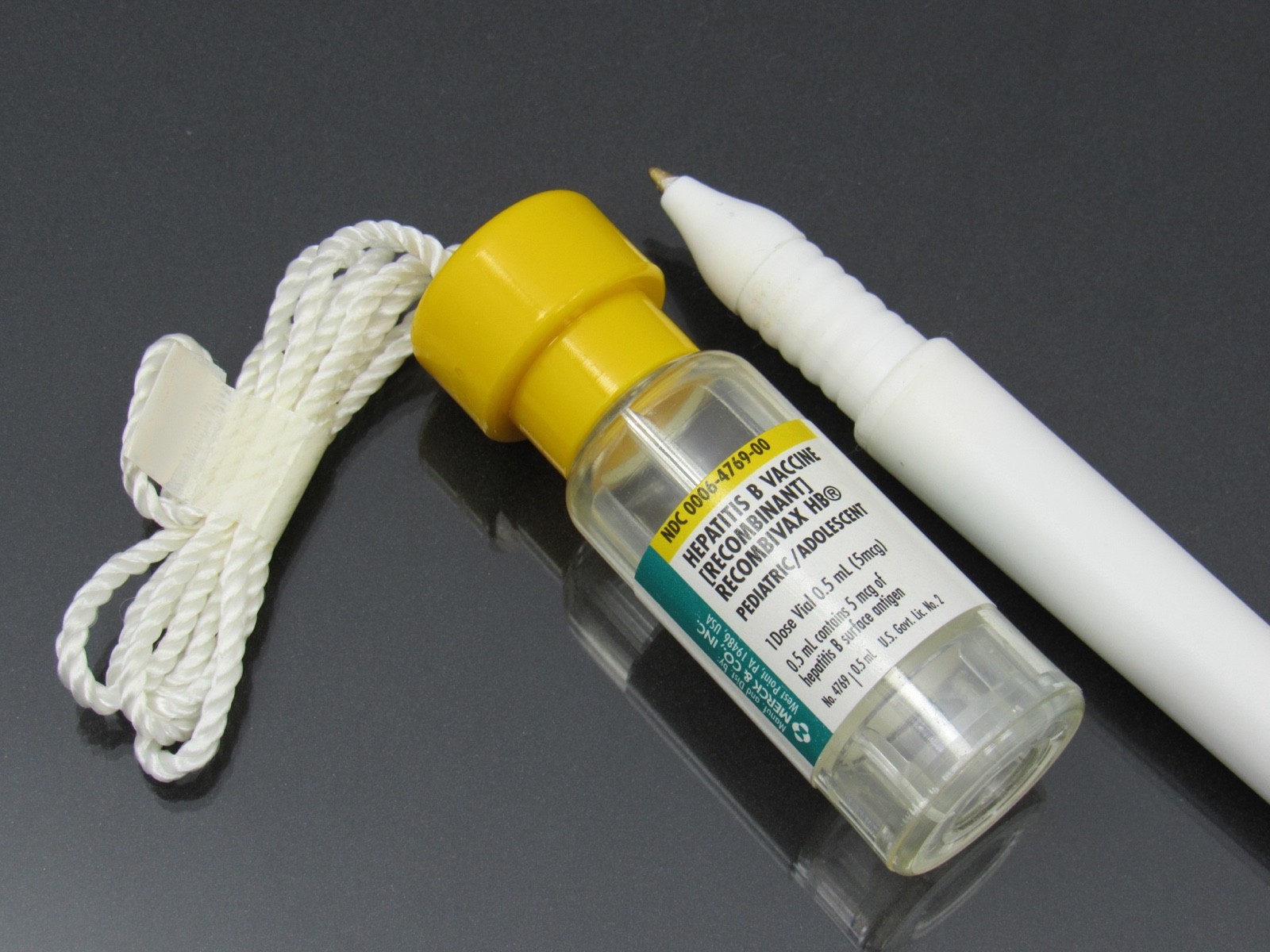 Rare Hepatitis Vaccine Lanyard PEN Vial Shaped Cap Drug Rep Pharmaceutical Promo