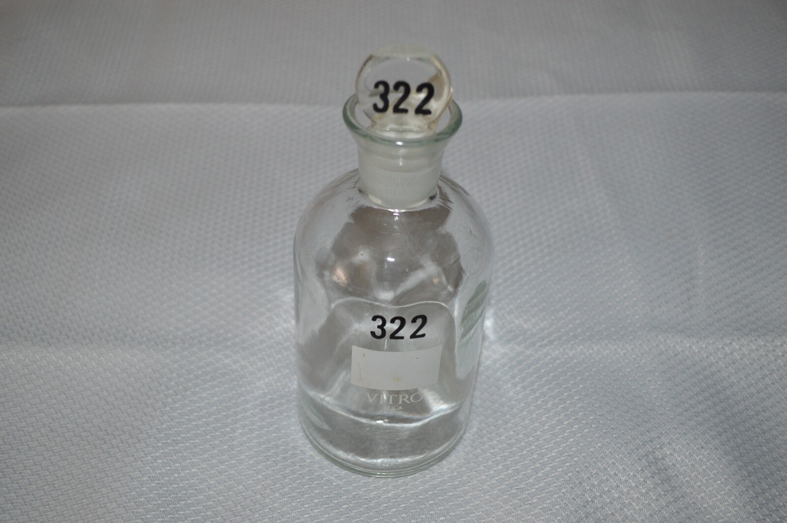 WHEATON ~ VITRO ~ U.S.A. ~ GLASS LABS BOTTLES ~ LABORATORY ~ PHARMACEUTICAL ~NEW