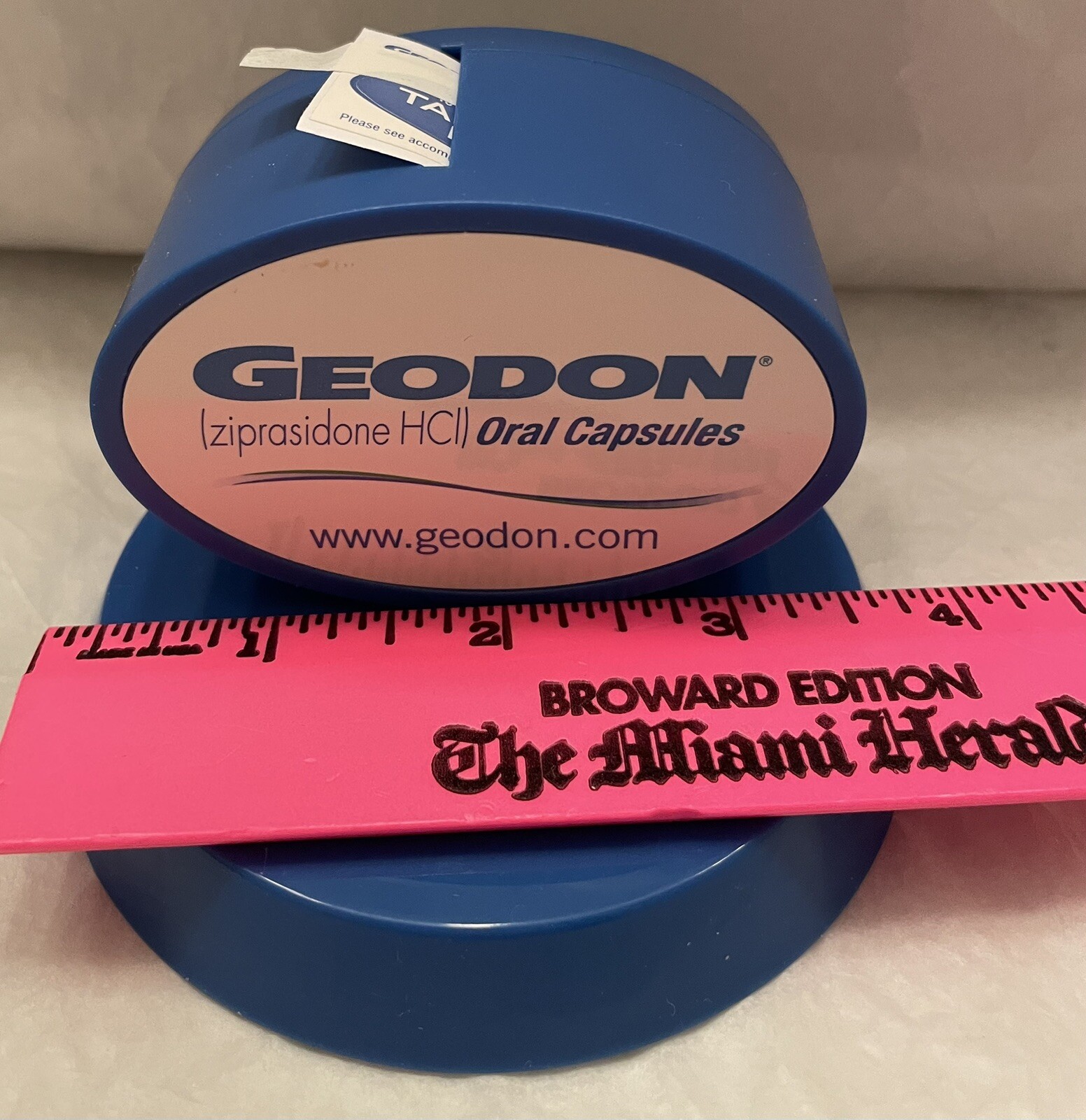 VTG GEODAN 2006 BLUE STICKER DISPENSER/PAPERWEIGHT Pharma Advertising Rep Logo