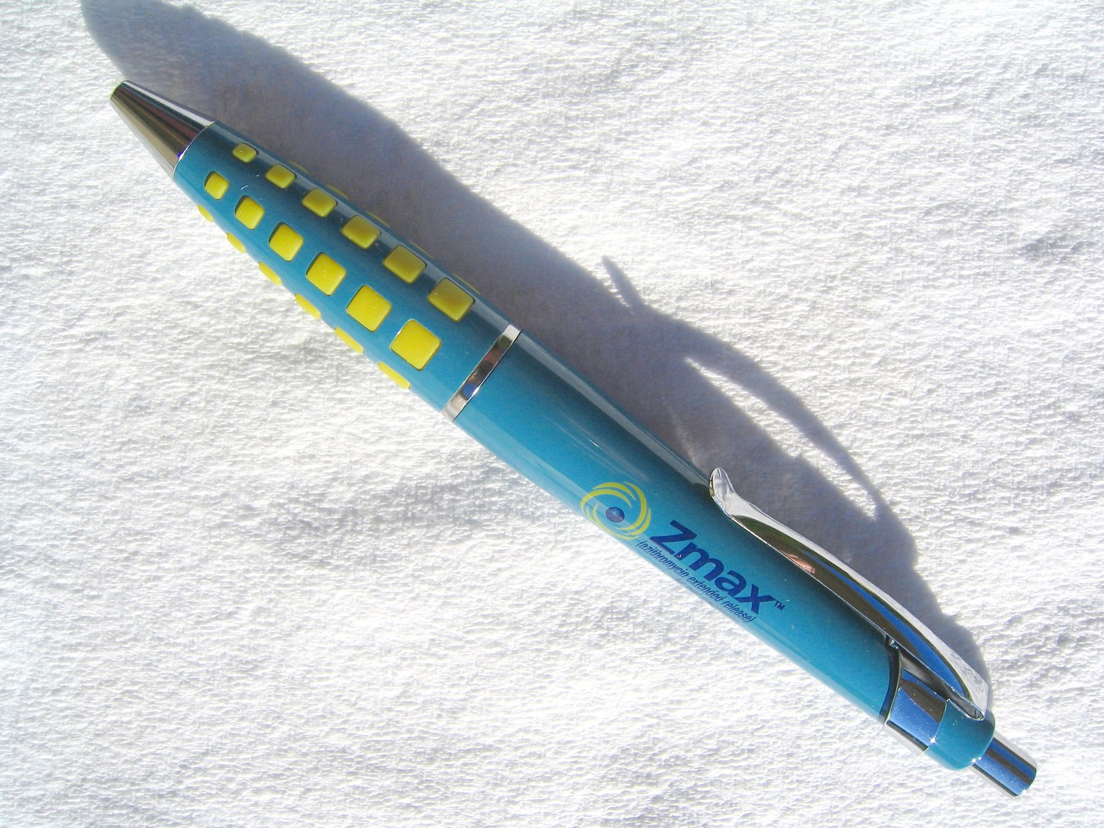 Drug Rep Pens Zmax Heavy Metal Blue and Yellow Bumpy Grip Attractive