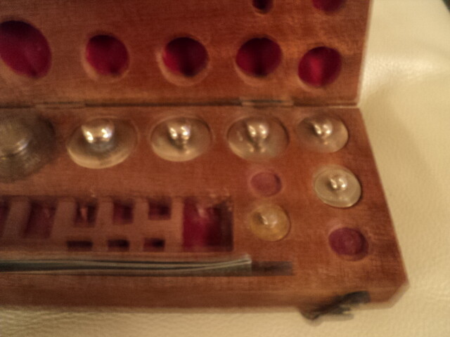 ANTIQUE BRASS JEWELLER WEIGHTS IN ORIGINAL WOODEN CASE MISSING FEW OF THEM