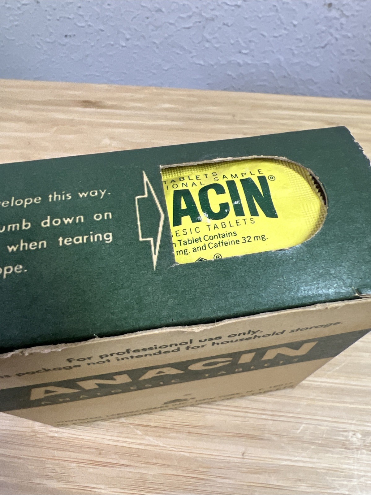 RARE Vtg 1960s ANACIN BOX pharmaceutical physician sample doctor MEDS pills