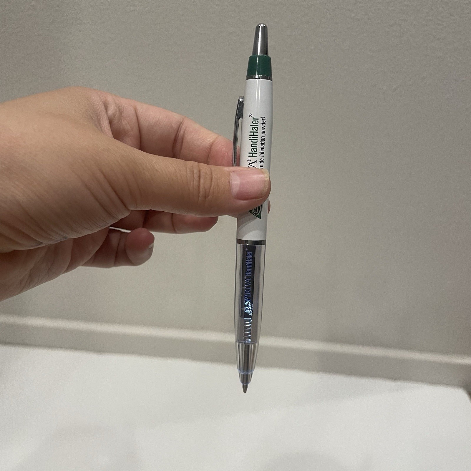 SPIRIVA HandiHaler LIGHT UP Pen Metal & Plastic Pharmaceutical RX Writes Well
