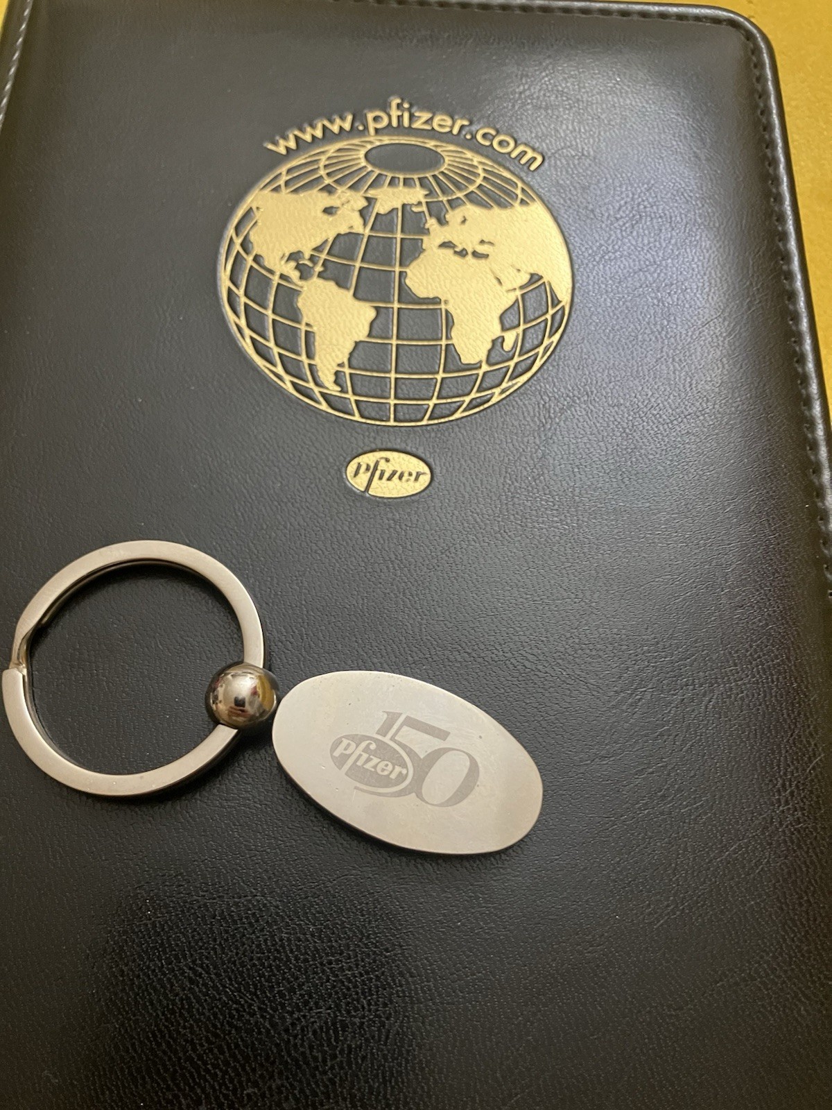 VTG Pfizer Drug Rep Leather Big Pharma Planner Notebook Holder & pill keychain