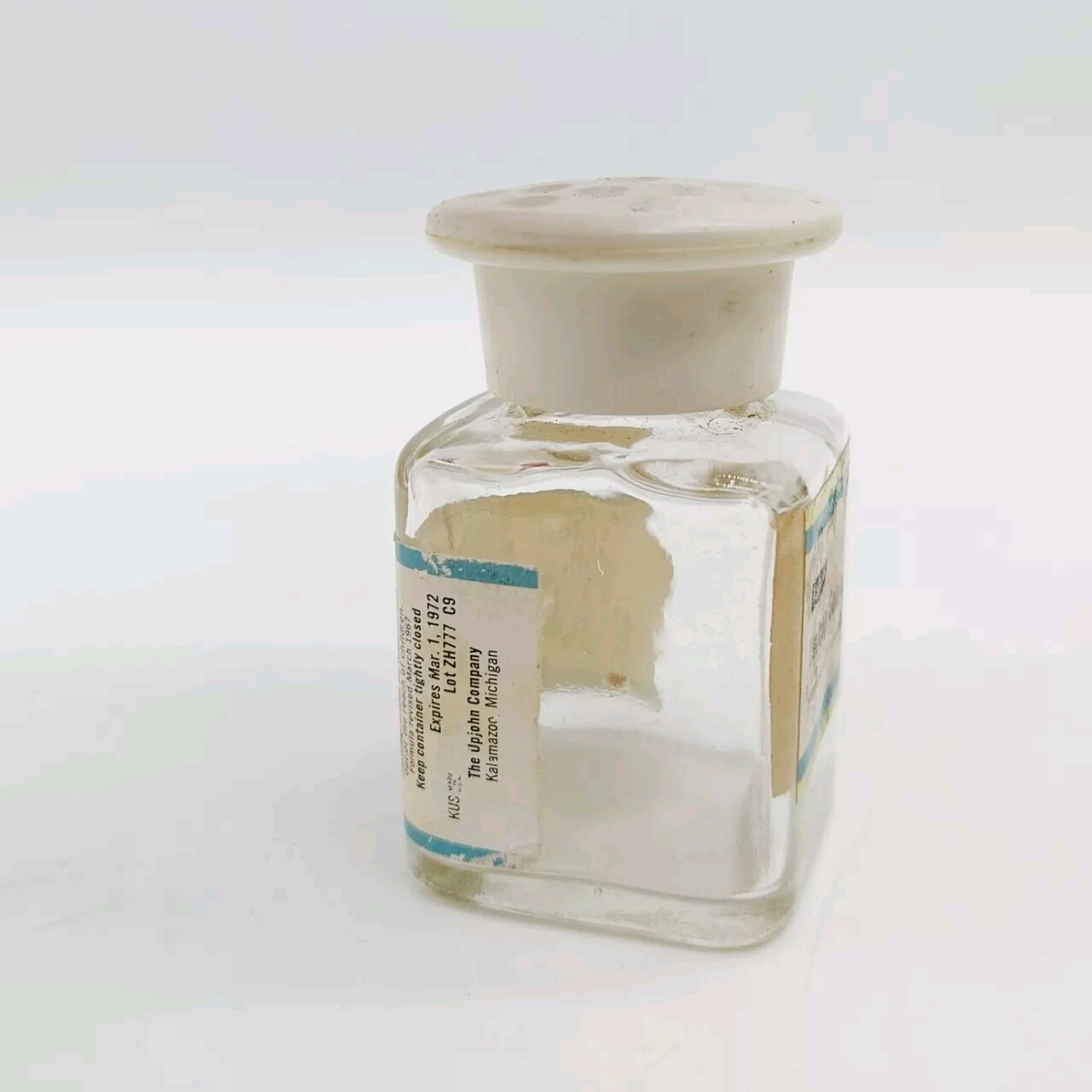 Vintage Upjohn Unicap Multivitamins Empty Bottles Collectible Jars Drug Lot Of 2