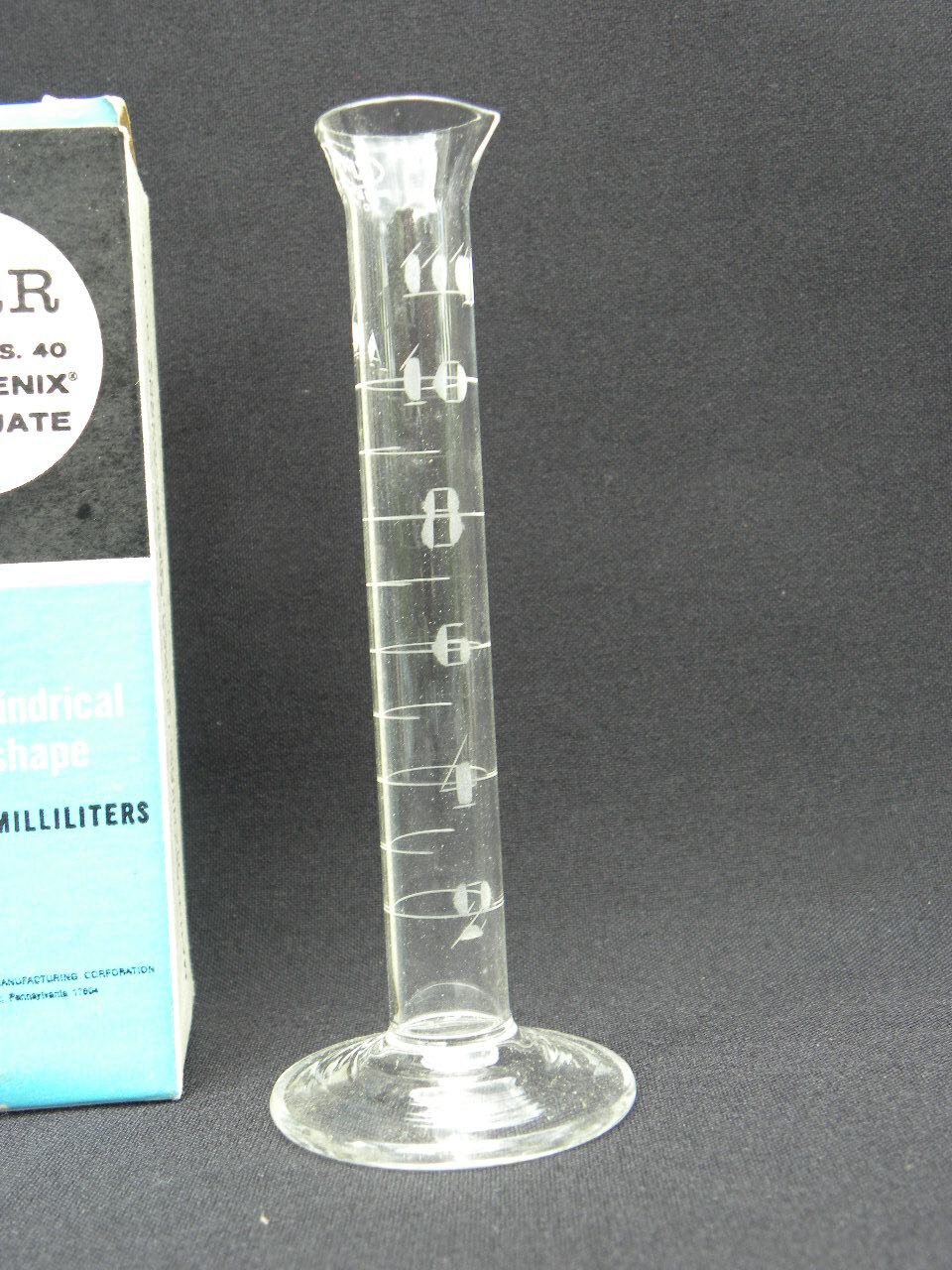 Kerr Glass Pharmaceutical N.B.S. 40 Phenix Graduate Cylindrical Shape Cylinder