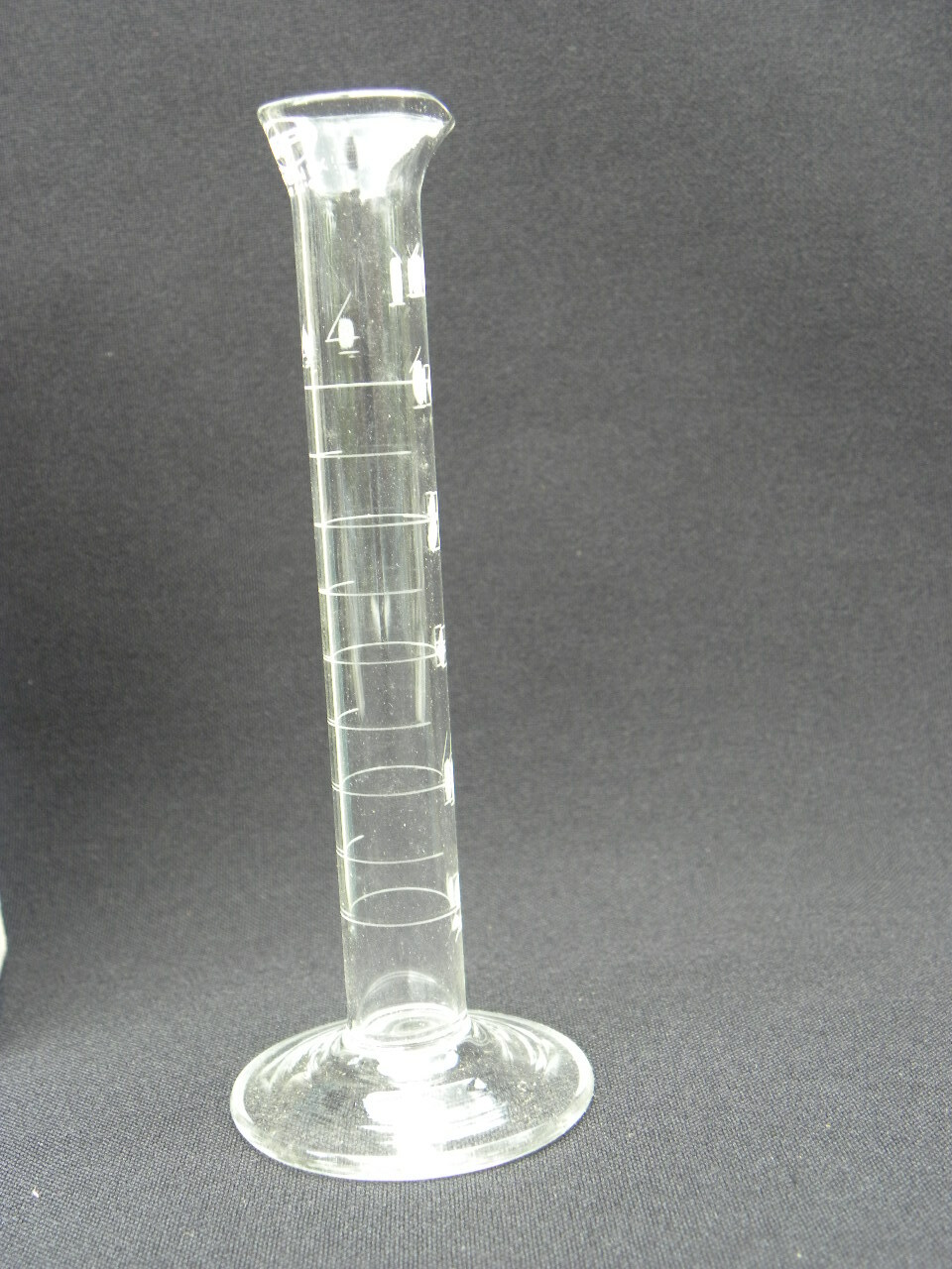 Kerr Glass Pharmaceutical N.B.S. 40 Phenix Graduate Cylindrical Shape Cylinder