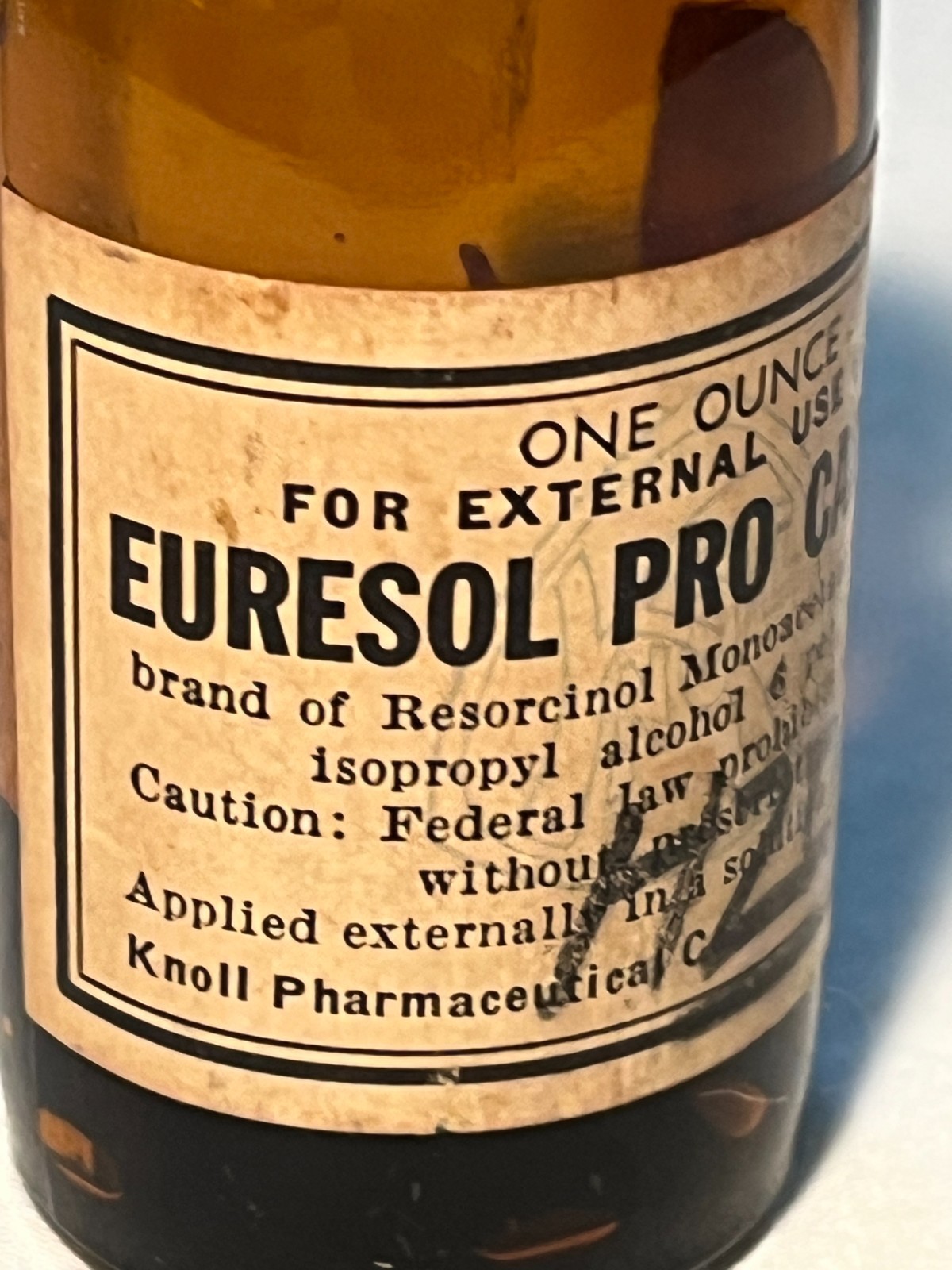 c1940s Euresol Pro Capillis Knoll Pharmaceutical Company Orange NJ Bottle