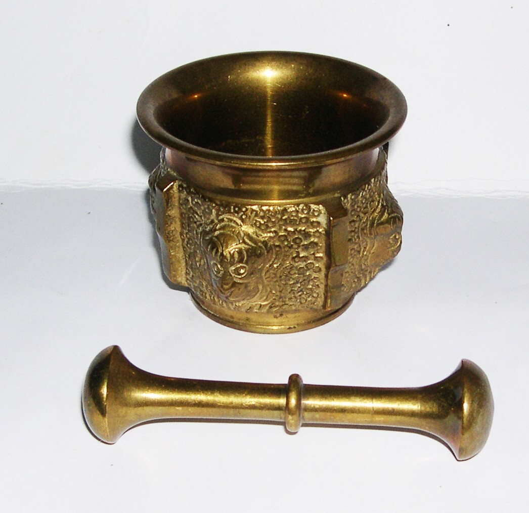 Vintage Decorative Brass /Bronze? Mortar & Pestle Five Lion Face Relief Design