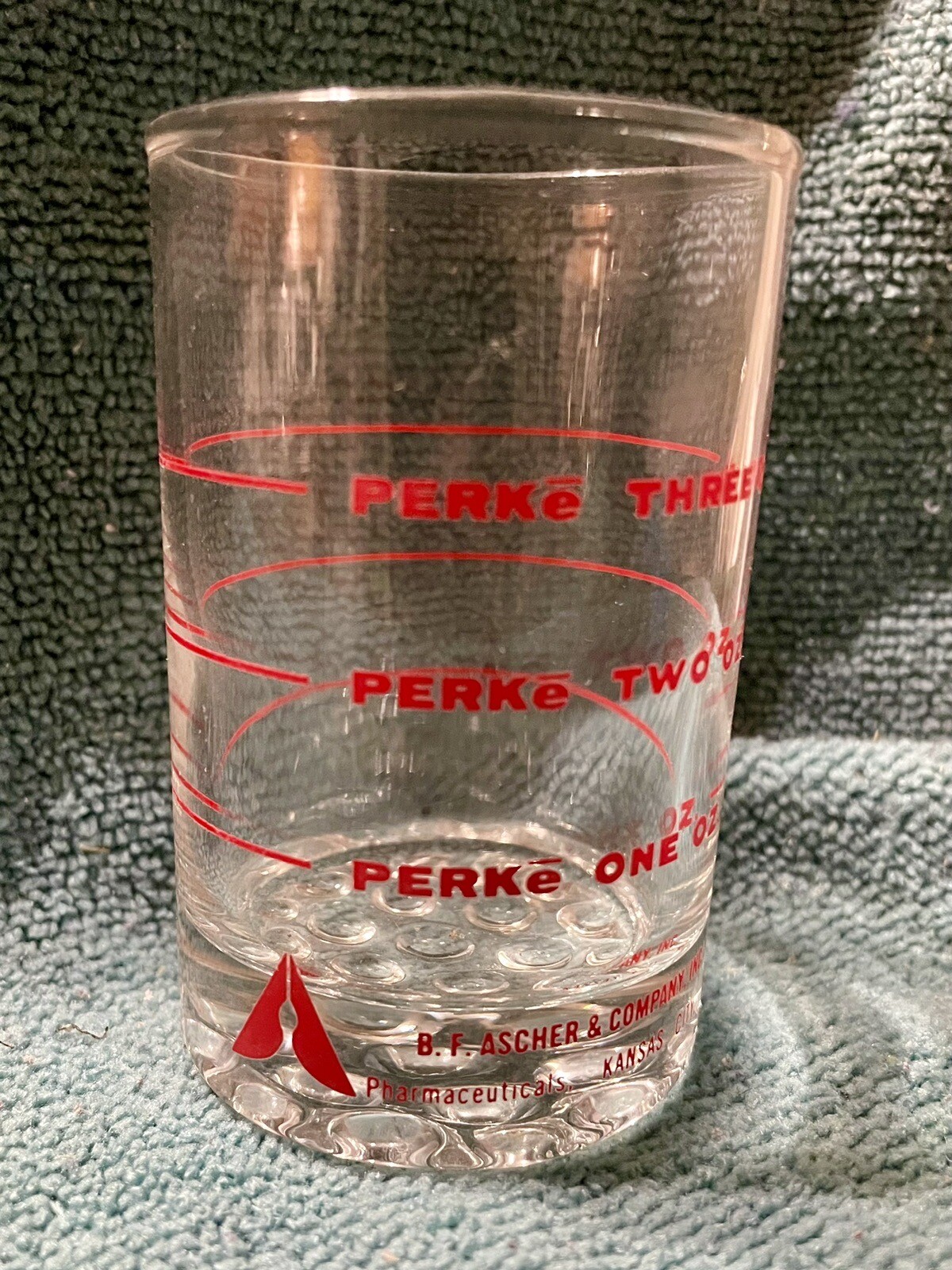 B F Ascher Perke 3 oz Measuring Glass Pharmaceutical Medical Vintage