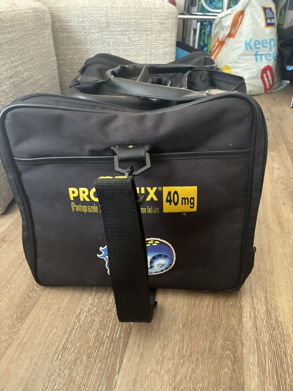 Protonix Pharmacy Drug Rep Large Duffle Rip in Top Bag Luggage Multi Compartment