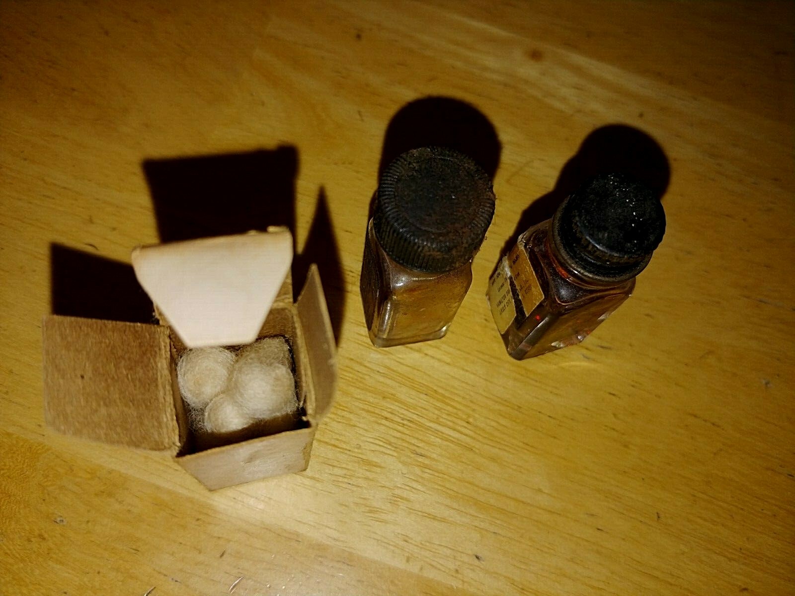 VINTAGE LOT OF JIFFY TOOTHACHE DROPS/RED CROSS DROPS BOTTLE/BOX COTTON PELLETS