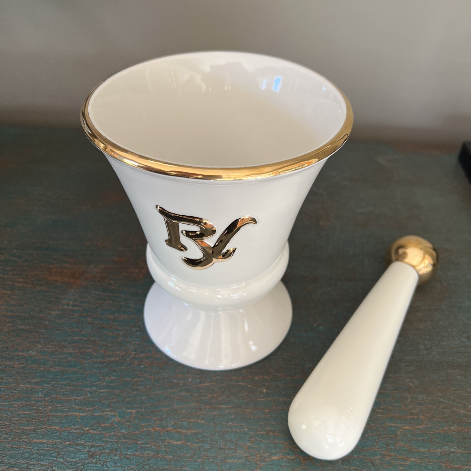 VTG. RX OWENS ILLINOIS PHARMACY MORTAR & PESTLE / GOLD GILDING APOTHECARY PIECE