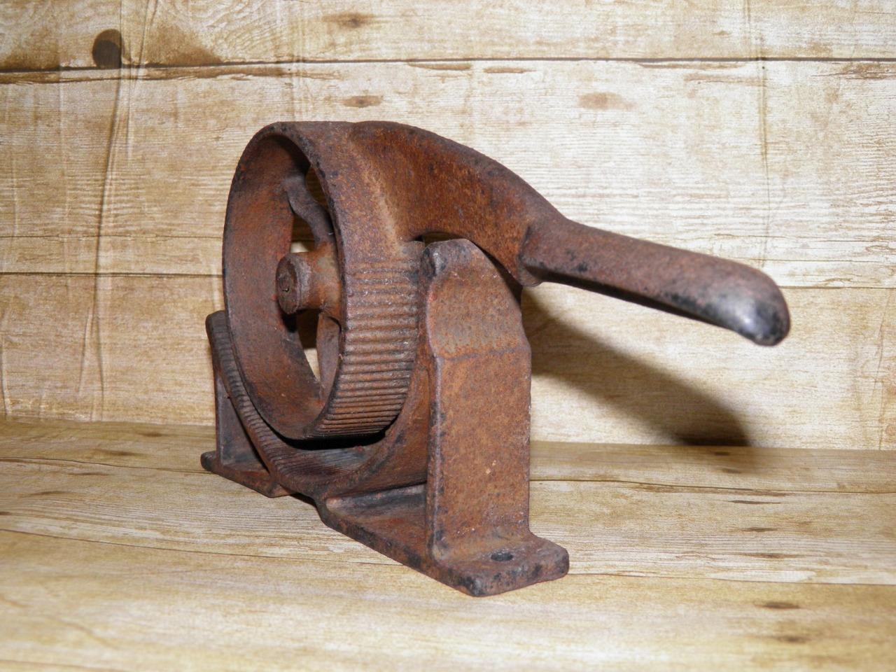 Antique Cast Iron Mechanical Apothecary Medical Pharmacy Cork Roller/Compressor