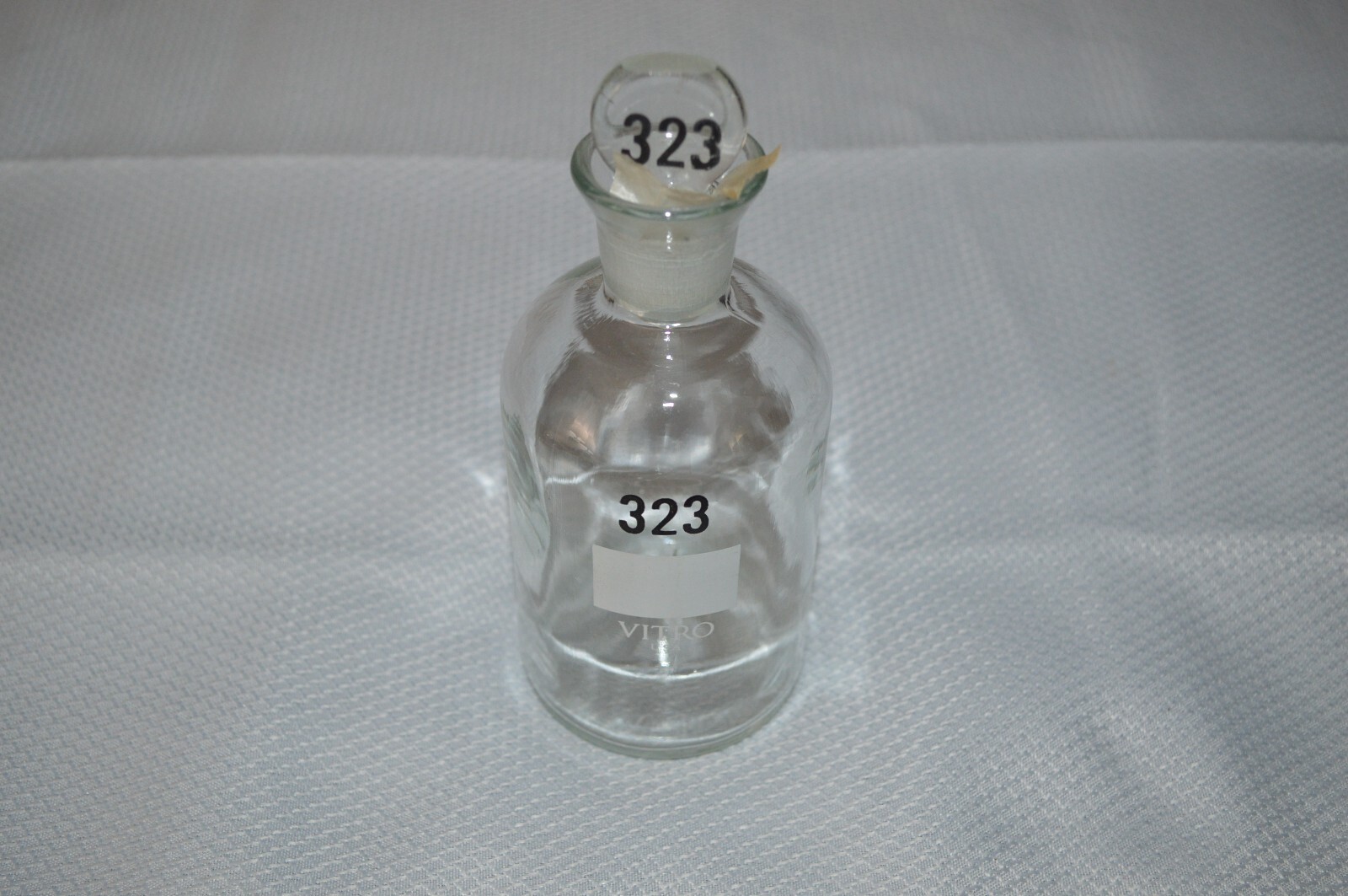 WHEATON ~ VITRO ~ U.S.A. ~ GLASS LABS BOTTLES ~ LABORATORY ~ PHARMACEUTICAL ~NEW
