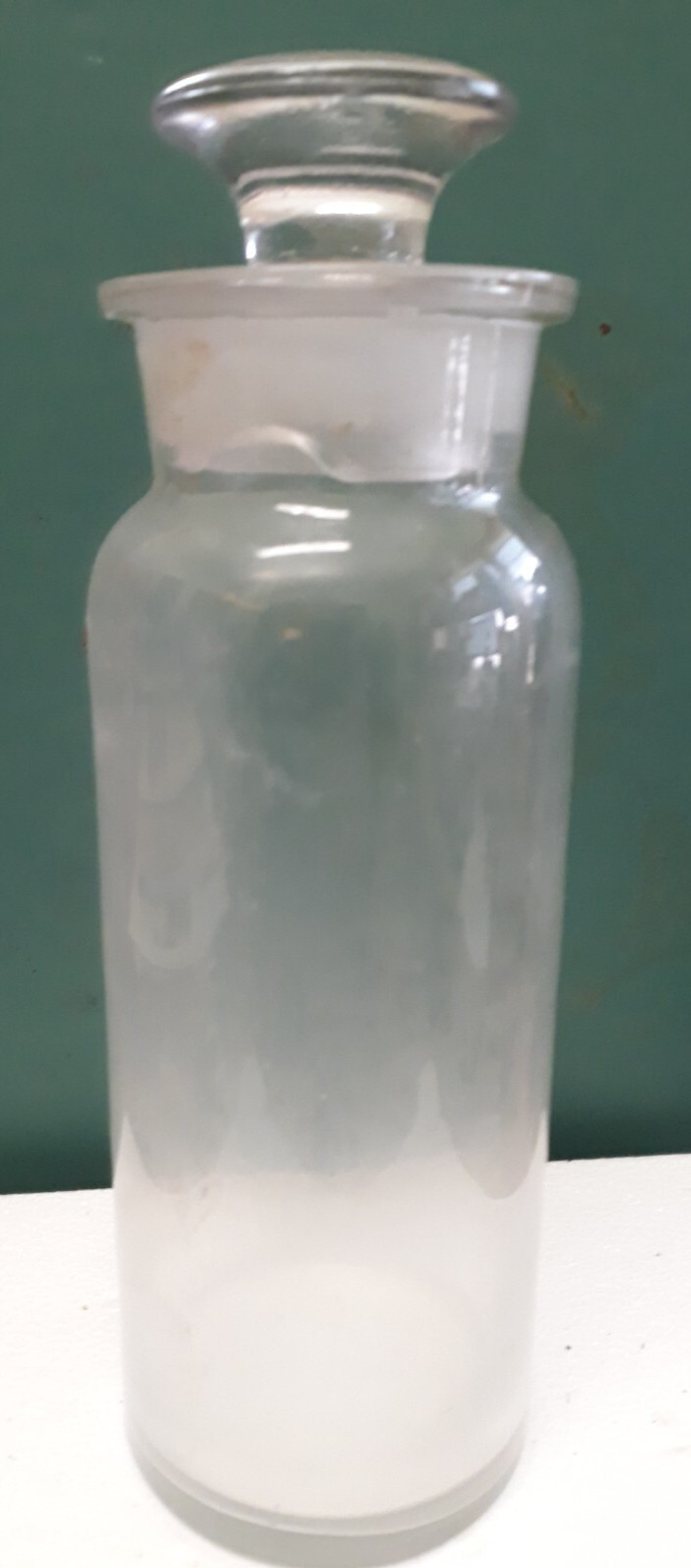Vtg 1 Qyart Clear Glass 10″ Tall Apothecary Storage Container