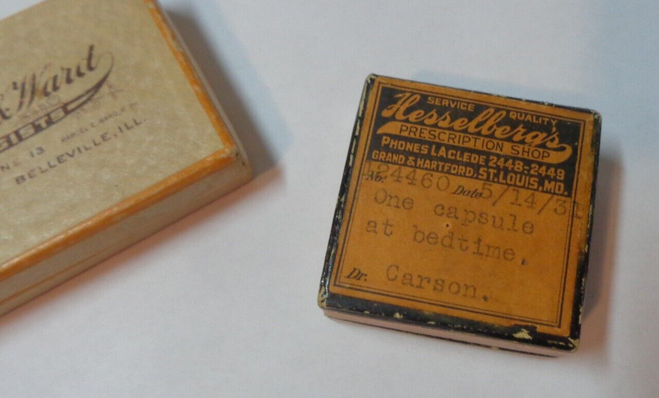 2 VINTAGE 30s/40s PRESCRIPTION CARDBOARD PILL BOX PHARMACY MISSOURI/ILLINOIS LOT