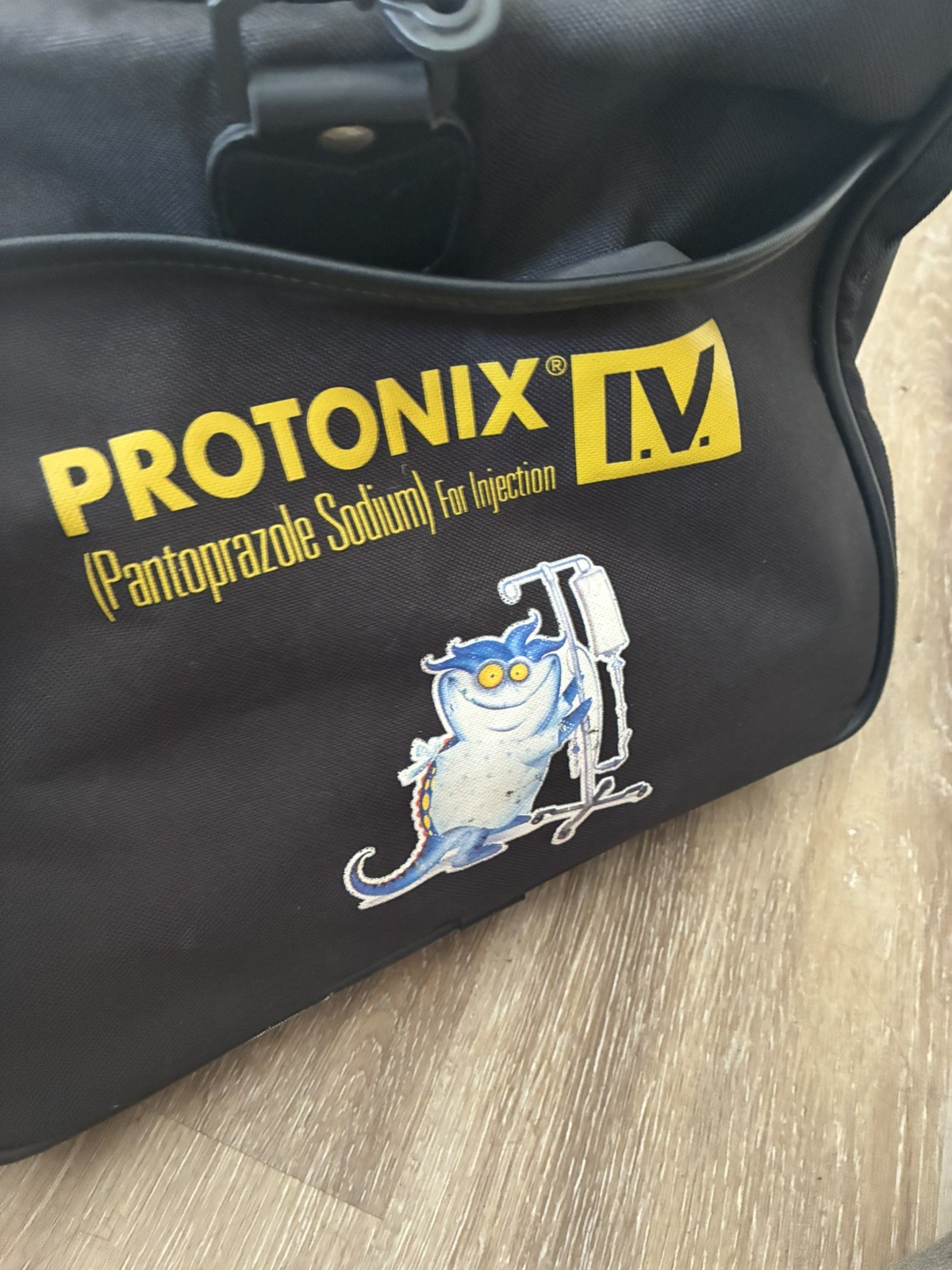 Protonix Pharmacy Drug Rep Large Duffle Rip in Top Bag Luggage Multi Compartment