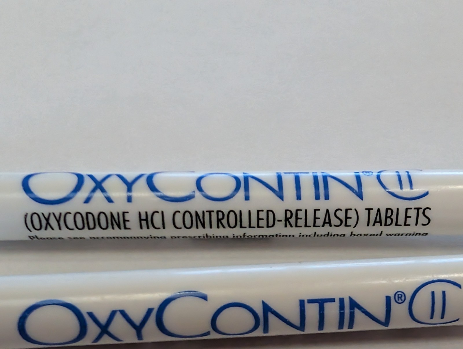 2 Pens Oxycontin CII Drug Rep Pharmaceutical Promo Medical Advertising Papermate
