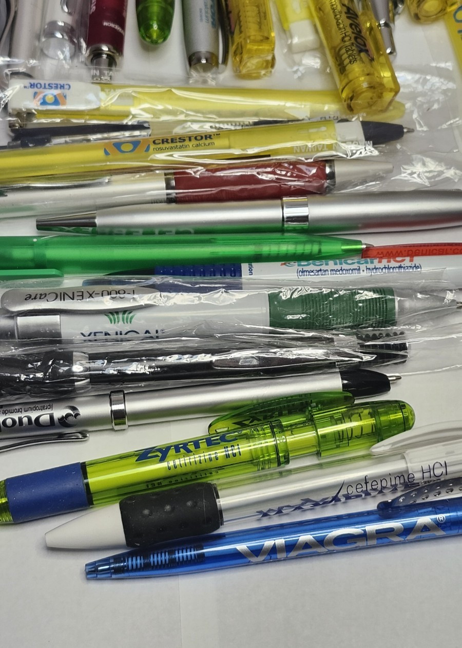 Lot of 30 Metal and Plastic Pharmaceutical Drug Rep Pens Medical Collectibles