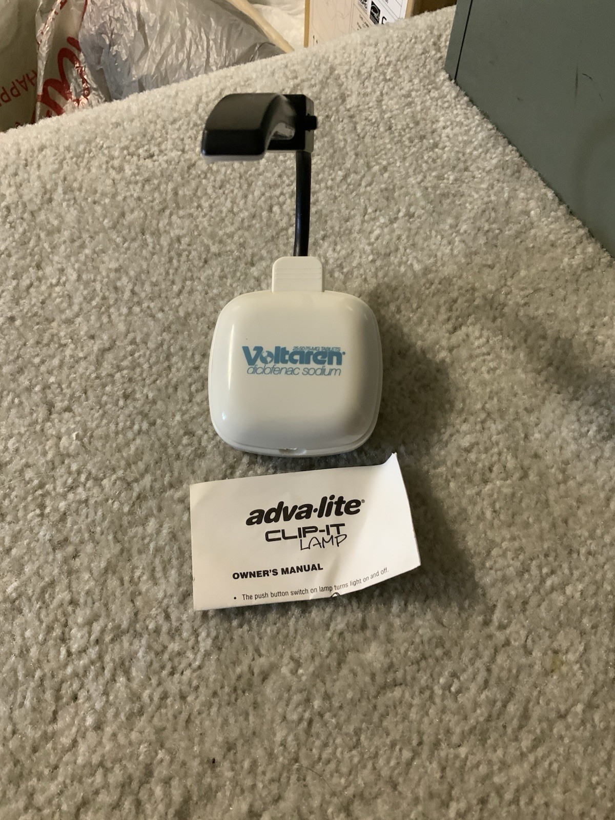 Drug Rep Pharmaceutical Advertising Clip On Reading Lamp VOLTAREN RARE Collect