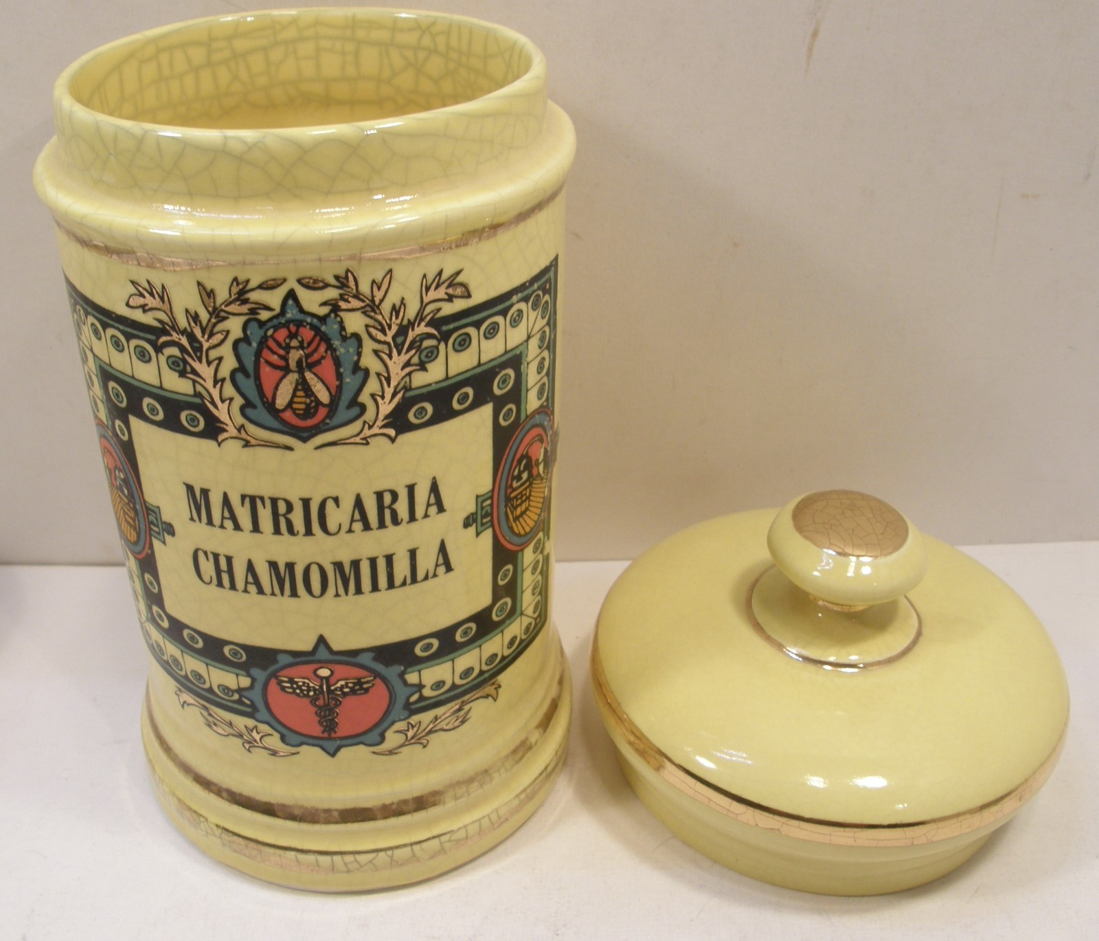VINTAGE CERAMIC POTTERY APOTHECARY JAR W/LID MATRICARIA CHAMOMILLA PHARMACY