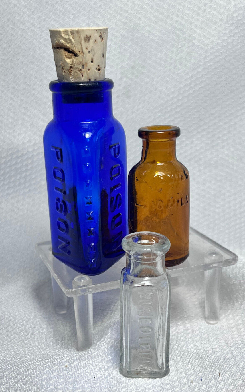 Vtg Blue Brown & Clear Drug Store Pharmaceutical Poison Trial Lot Of 3 Bottles