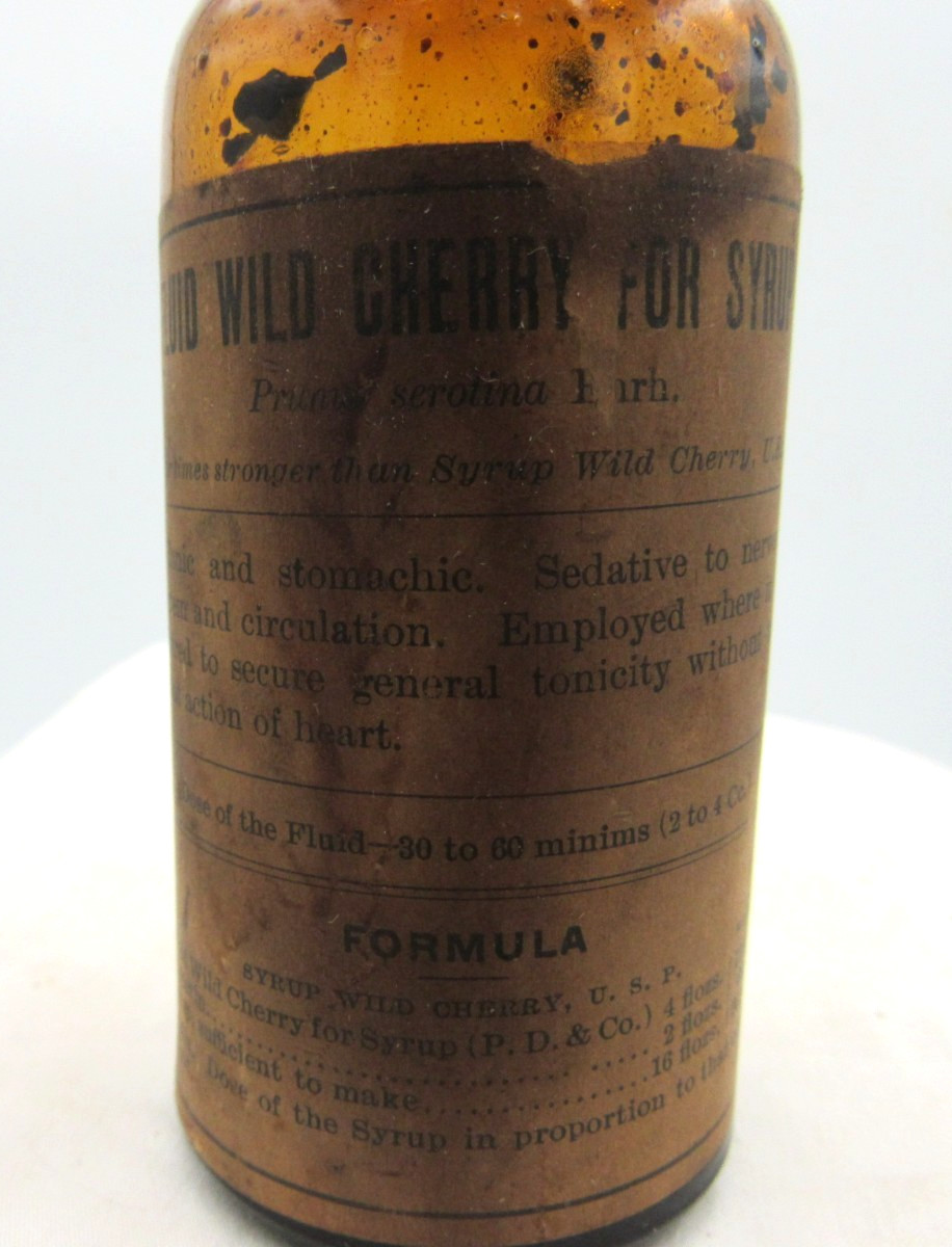 BW – 1900’s Parke, Davis & CO Wild Cherry Detroit Mich 4 3/4 ” Medicine bottle