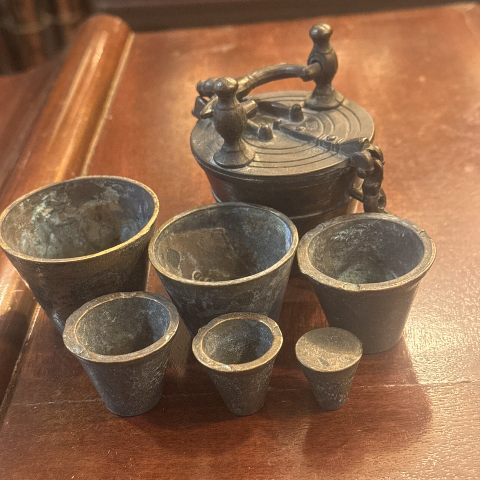 OLD BEAUTIFUL BRONZE WEIGHT BATTERY MEASURING NUREMBERG 7 Piece