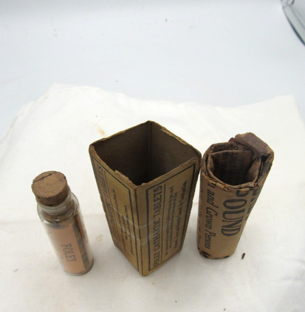 MI2 – 1900’s Foley Cathartic Tablets Chicago Ill 2 5/8″ Medicine bottle Box