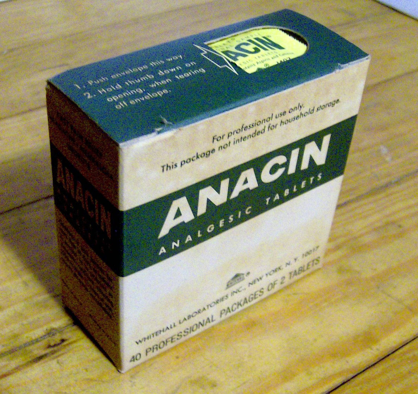 RARE vintage 1960s ANACIN BOX pharmaceutical physician sample doctor MEDS pills