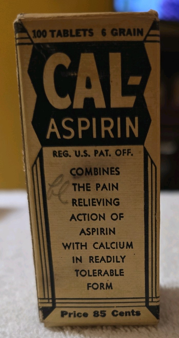 CAL ASPIRIN VINTAGE FULL TUBE IN ORIGINAL BOX, STERLING PRODUCTS, WHEELING