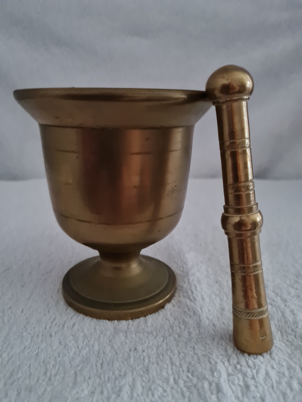 ANTIQUE HEAVY FOOTED 4″ BRASS APOTHECARY MORTAR & PESTLE /DRUGGIST TOOL