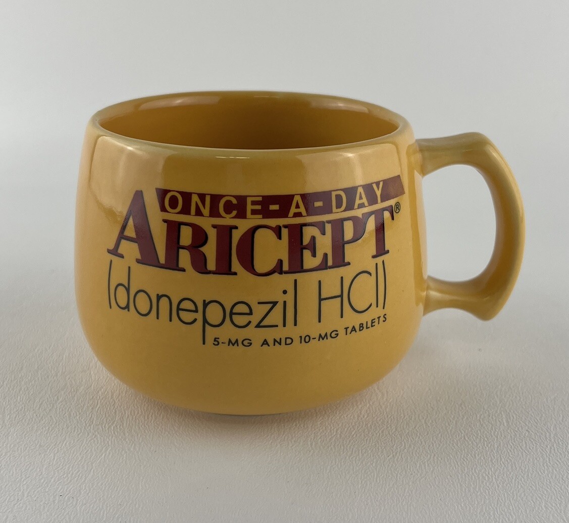 Aricept Coffee Soup Cup Mug Yellow Drug Rep Pharmaceutical Collectible 12 ounce