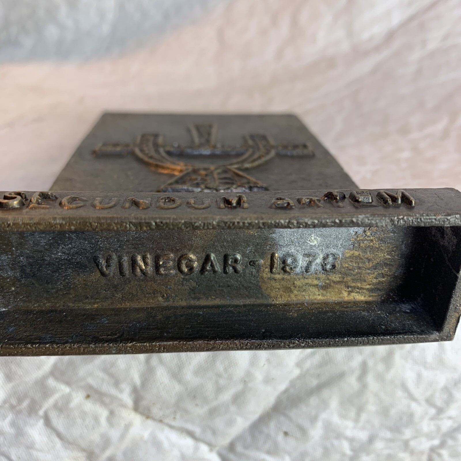 Vintage Tinactin Apothecary Brass Paperweights “Secundum Artem” 1978 Vineagar