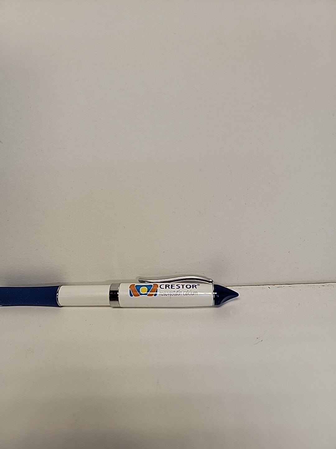 2 Metaɔ Pharma Pens White, Orange, and Blue New . Blue Twist Top.