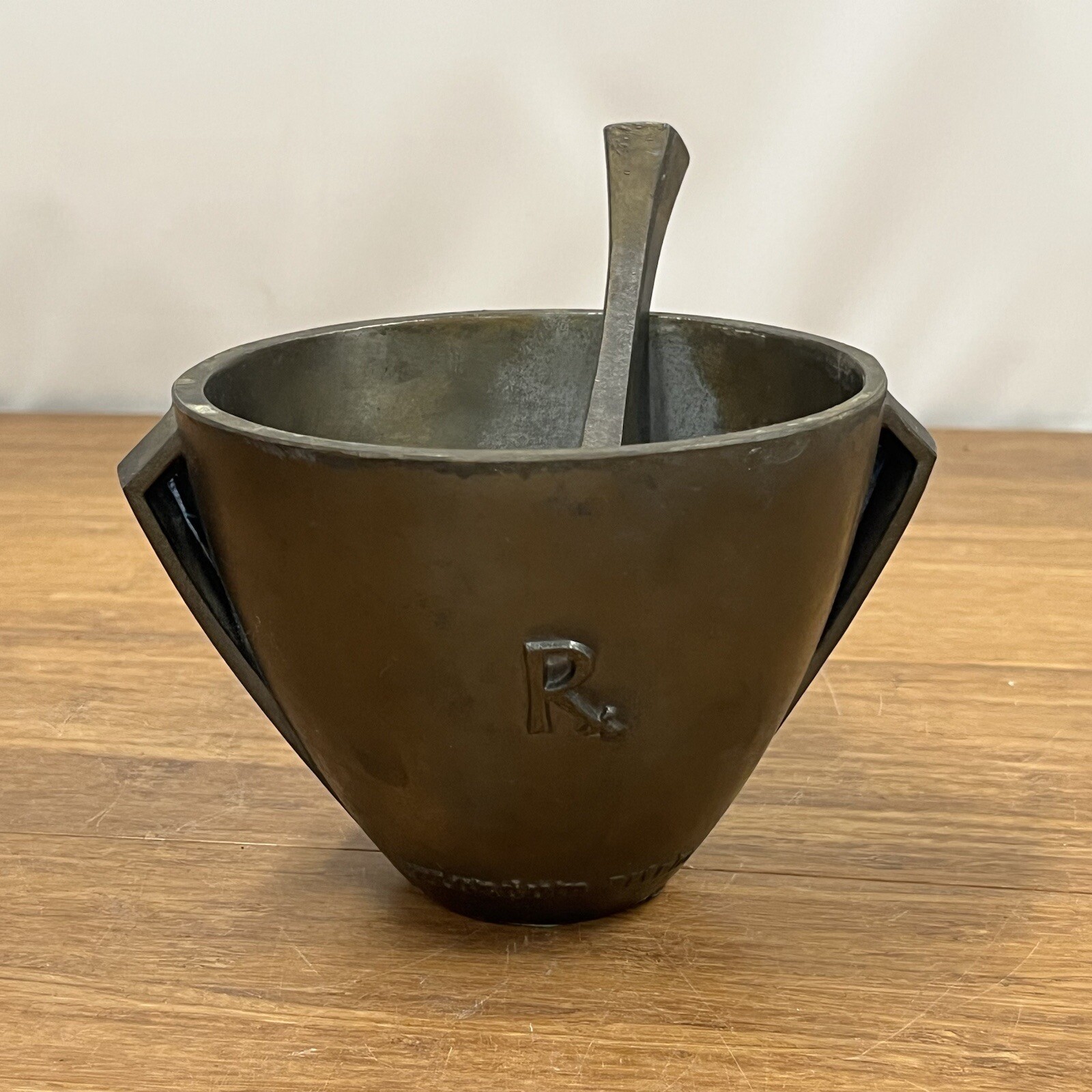 Pharmacy Class 1968 A.D. RX SECUNDUM ARTEM MORTAR PESTLE APOTHECARY Metal Brass