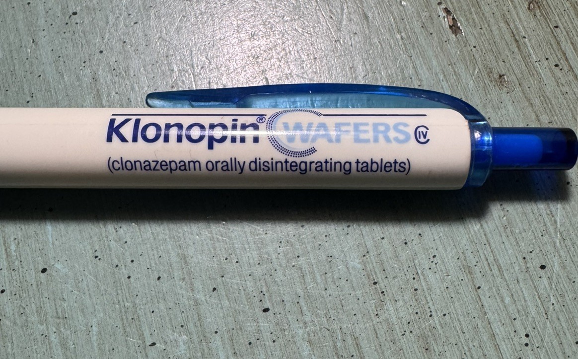 KLONOPIN WAFERS Clonazapam Blue & White Plastic Ball Point-Pharmaceutical Promo