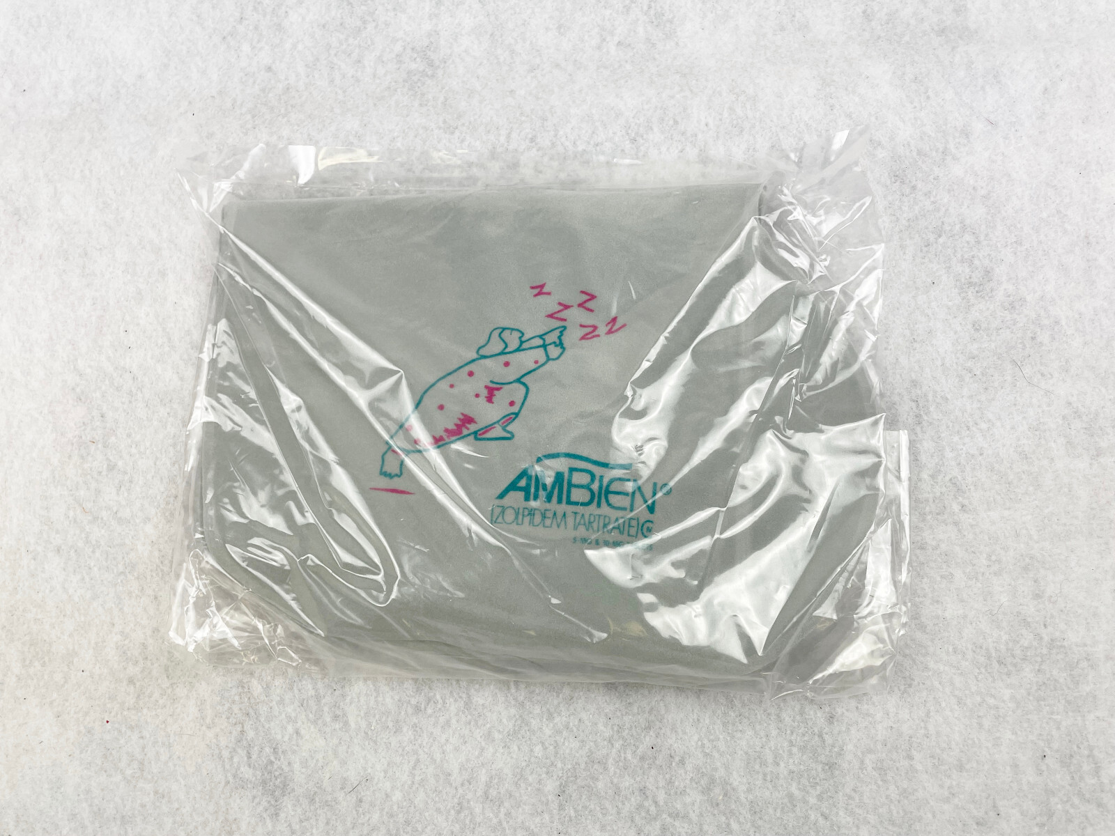 6 AMBIEN BLOW UP NECK PILLOW – PHARMACEUTICAL COLLECTIBLE – GRAY – NOS