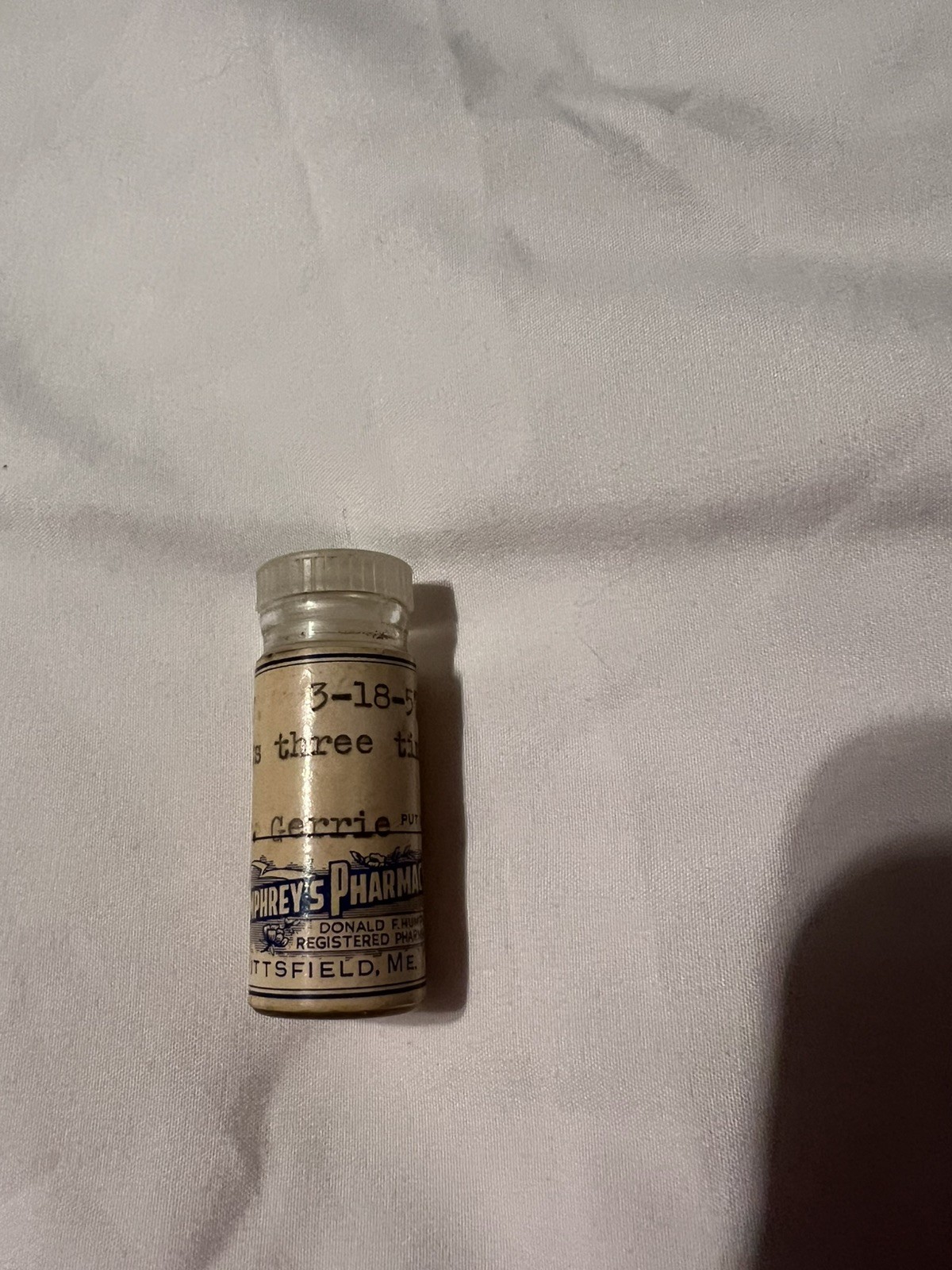 Vintage 1957 Humphrey’s Pharmacy Prescription Medicine Bottle Pittsfield Maine.