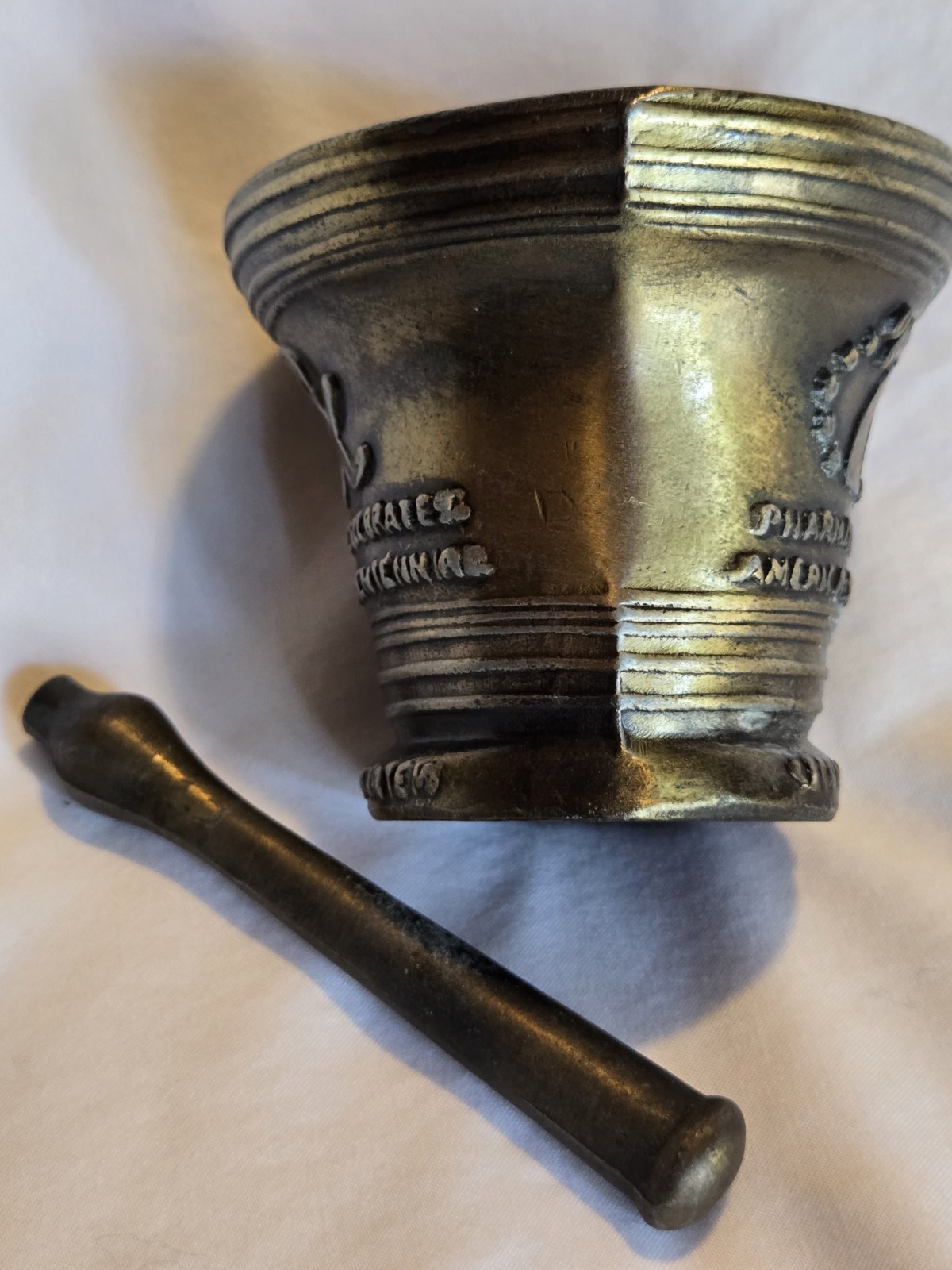 1976 US Bicentennial Bronze Pharmacy Mortar and Pestle Liberty Bell Design